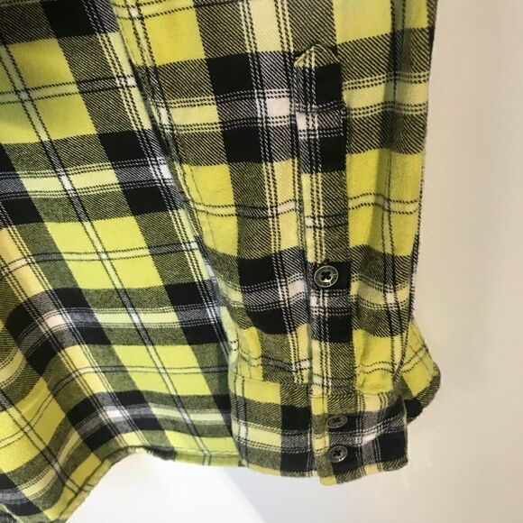True Religion M Flannel Buttonup. Yellow/black/white plaid. Clueless Vibe!!!vmas - Picture 6 of 10